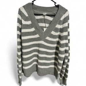 NWT A New Day Large Gray & Cream V-Neck Sweater | Soft Cotton Blend Classic Fit